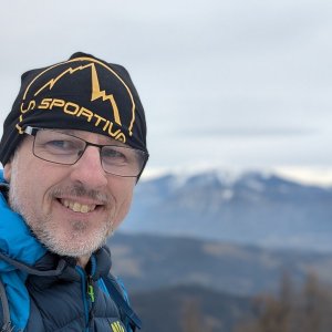 Michal Hájek na vrcholu Sonnwendstein (19.2.2026 12:57)