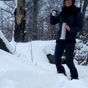 Iveta Válová on the summit of Ostrý (3.12.2023 13:44)