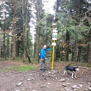 Joch a Dingo na vrcholu Čertův mlýn (10.10.2020 16:37)