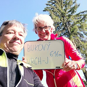 Jana a Pavel Kasaničovi on the summit of Bukový vrch J (24.9.2022 15:30)