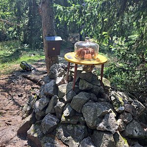 Horalka Anička na vrcholu Bábovka (5.7.2022 22:35)