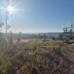 Denny Valach na vrcholu Nad Vykmanovem (29.7.2026)