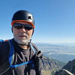 Rastislav Biarinec on the summit of Avalanche Teeth S (21.9.2025 12:06)