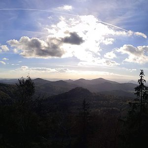 Lenka Horáková on the summit of Tolštejn (4.10.2022 15:39)