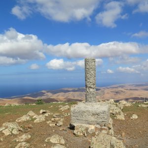 Radka D on the summit of Morro de Velosa del Convento (17.11.2015 12:51)