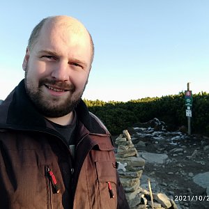 Petr Petrik na vrcholu Góra Pięciu Kopców (28.10.2021 16:41)