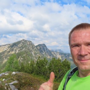 Divočák on the summit of Zwölferkogel (24.5.2026 9:16)