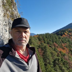 Rastislav Biarinec on the summit of Wolf's Tooth (20.10.2025 14:35)