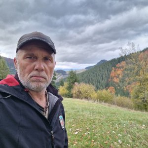 Rastislav Biarinec on the summit of Strážová (25.10.2025 15:11)