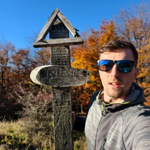 Jiří Králík na vrcholu Büszkés-hegy (29.10.2025 14:36)