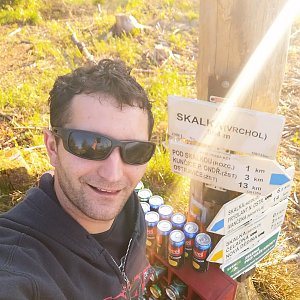 Luki Kraus on the summit of Malá Skalka (2.6.2021 17:00)