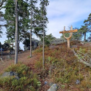 Roman Skácel on the summit of Nad Maráskem (17.4.2025 8:43)