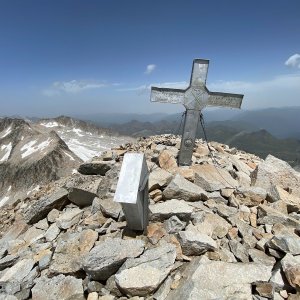Martin Matějka on the summit of Pico de Aneto (11.7.2023 13:22)