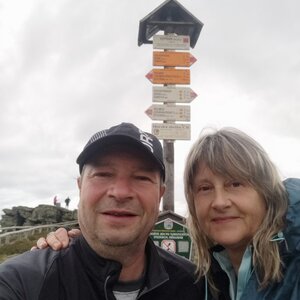 Jiří a Iveta na vrcholu Keprník (6.5.2024 12:13)