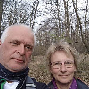 Ivana a Petr Kadovi na vrcholu Přední kout (29.3.2022 11:00)