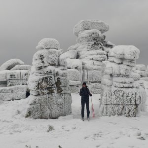 Iveta Válová on the summit of Dívčí kameny (1.2.2026 13:12)