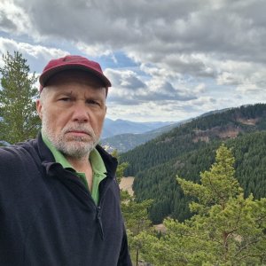 Rastislav Biarinec on the summit of Predné Haliny (6.4.2026 10:18)