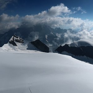 Bouřka on the summit of Hinter Fiescherhorn (30.7.2020 8:58)