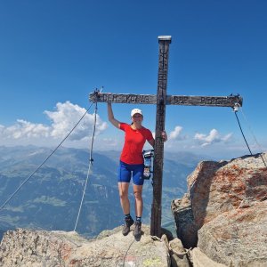 Lenka on the summit of Ahornspitze (11.8.2025 14:24)