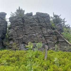 Cyklista 73 na vrcholu Hindenburgfelsen (3.6.2023 6:59)