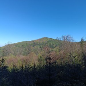 Václav Toth on the summit of Měděnec (26.4.2025 9:45)