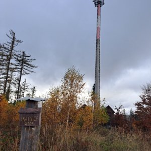 Horalka Anička on the summit of Obří vrch (30.10.2024 14:14)