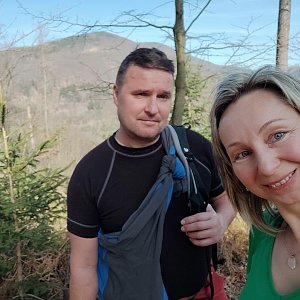 filipka na vrcholu Klůzov (12.4.2022 15:49)