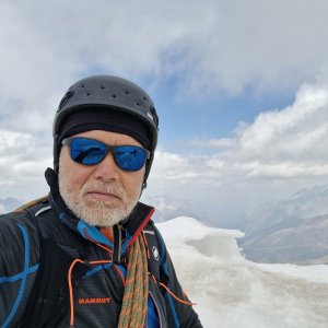Rastislav Biarinec na vrcholu Breithorn Centrale / Mittelgipfel (11.8.2026 13:22)