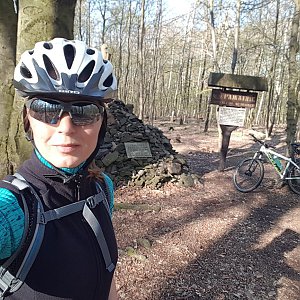 Marcela Kubíčková on the summit of Těškovice (22.4.2023 8:45)