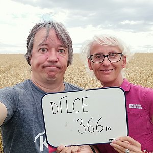 Jana a Pavel Kasaničovi on the summit of Dílce (16.7.2022 15:45)