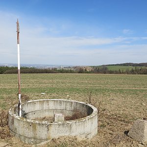 ZdenkaV na vrcholu Přední kopec (10.4.2021)