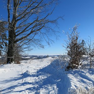 ZdenkaV on the summit of Kamenec (14.2.2021)