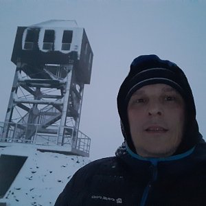 daniel ševčík na vrcholu Veselský kopec (6.1.2021 16:39)