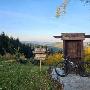 Marcela Kubíčková on the summit of Bařiny (21.10.2026 8:15)