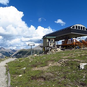 Iveta Válová on the summit of Mount Standish (31.7.2016)