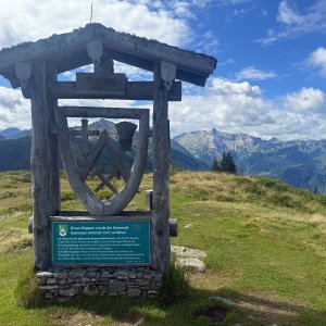 Petra Čechová on the summit of Rossfeld (22.7.2025 10:29)