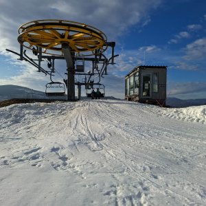 Horalka Anička on the summit of Fojtský grúň (26.1.2025 14:32)