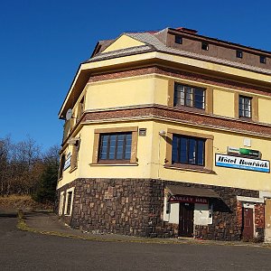 Nojby na vrcholu Bouřňák (2.11.2022 10:26)