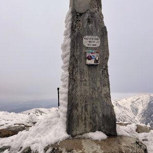 Jiřka Niedobová on the summit of Malý Kriváň (4.4.2026 16:00)