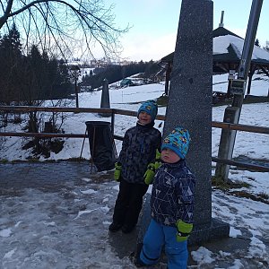 Lucijek na vrcholu Trojmezí CZ-SK-PL (24.1.2021 12:09)