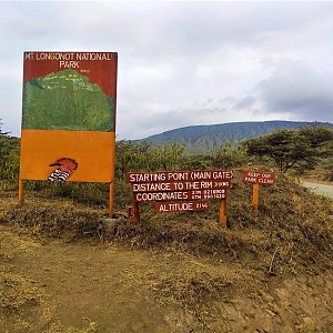 Marcela Leitner na vrcholu Mt. Longonot (26.7.2021 12:00)