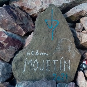 Jiřina on the summit of Mojetín (14.6.2025 19:01)