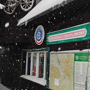 Pavel Kvk na vrcholu Horská chata Ostrý (13.2.2021 9:38)