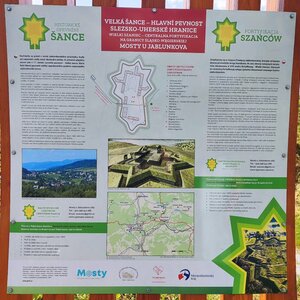 Jiří a Iveta na vrcholu Velké Šance (8.6.2024 16:04)