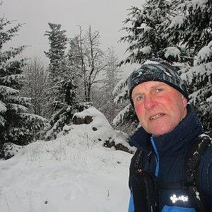 Michal Kříž na vrcholu Mechový vrch (29.1.2022 13:21)