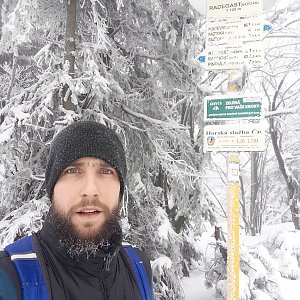 Filip Šimon na vrcholu Radegast (7.2.2020 12:20)