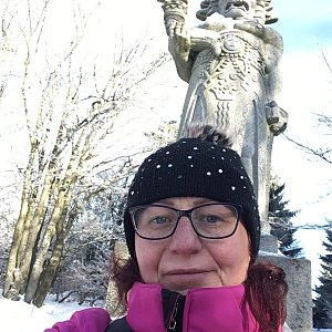 Kamila  Petrová na vrcholu Radegast (12.1.2020 13:45)