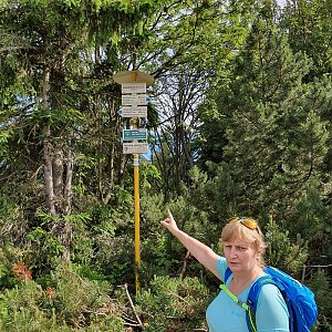 Dáša na vrcholu Radegast (30.6.2020)
