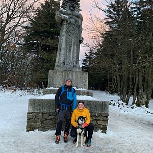 Nikol na vrcholu Radegast (4.1.2021 15:50)