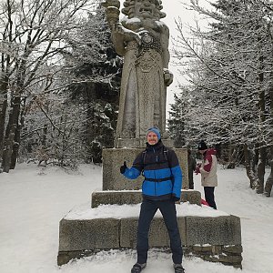 Petr Bartoň na vrcholu Radegast (6.2.2021 15:58)